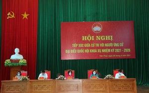 Ủy viên Bộ chính trị Trương Thị Mai tiếp xúc cử tri, vận động bầu cử tại huyện Yên Thủy