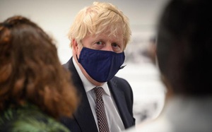 Boris Johnson trì hoãn việc mở cửa trở lại nước Anh do biến thể Covid-19 mới