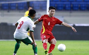 Tuyến giữa ĐT Việt Nam đã chơi tệ thế nào trước UAE?