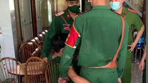 Quảng Ninh: Phạt thanh niên giả danh sĩ quan Quân đội đi 'tán gái'