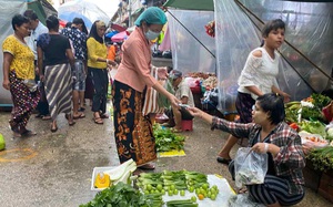 Sau chính biến, tình trạng thiếu tiền mặt tại Myanmar ngày càng trầm trọng