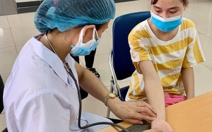 1.000 sinh viên ở Hải Dương tình nguyện vào điểm nóng Covid-19 TP.HCM được tiêm vaccine