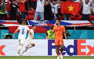 Ảnh: Chiếc thẻ đỏ và 2 bàn thắng trước Hà Lan đưa CH Séc tiến bước vào tứ kết gặp Đan Mạch