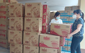 TNI King Coffee trao tặng cà phê, nước suối, máy thở cho y bác sĩ cứu chữa bệnh nhân Covid-19 tỉnh Bắc Giang