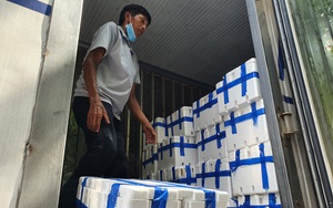 Đà Nẵng: Người dân "đội nắng" hối hả mua trái đặc sản gì ủng hộ nông dân vùng dịch phía Bắc?