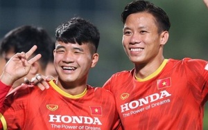 Đội nhà mất quyền tự quyết, fan Thái Lan chuyển sang cổ vũ ĐT Việt Nam