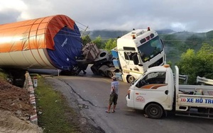 Đắk Lắk: Xe chở thiết bị điện gió lật giữa đèo Phượng Hoàng gây ách tắc giao thông