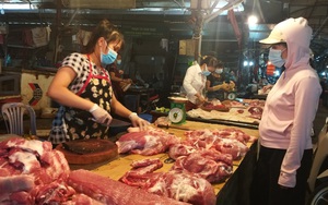 Chợ đầu mối thực phẩm ở Hà Nội: Nơi đông khách, chỗ vắng người mua, hàng ế ẩm tiểu thương kêu trời