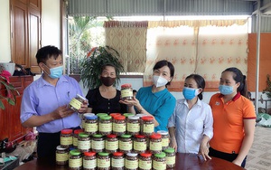Nông dân Hà Tĩnh gom gạo ngon, làm khô cá đặc sản gửi tặng người dân TP HCM đang chống dịch
