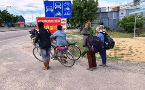 Chuyện 4 mẹ con đạp xe từ Đồng Nai về Nghệ An do cạn tiền vì Covid-19 và cái kết bất ngờ