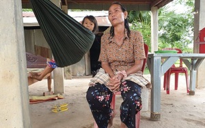 Ngôi làng tan nát chìm trong đau thương, bi kịch vì một mẻ rượu gạo rởm