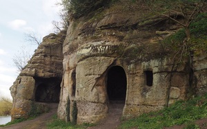 Bí mật bất ngờ bên trong ngôi nhà hang động 1.200 năm tuổi
