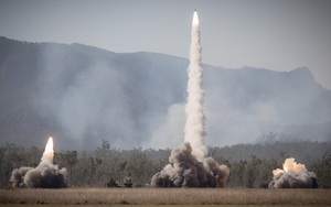 Hình ảnh tên lửa, tàu chiến khai hỏa tại cuộc tập trận quốc tế Talisman Sabre