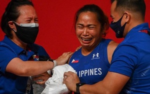 Hạ VĐV Trung Quốc để giành HCV, đô cử Philippines "khóc như mưa"