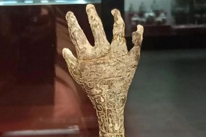 Bàn tay kỳ quái trong mộ cổ 3.000 năm tuổi tại Trung Quốc chứa đựng bí mật gì?