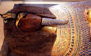 Xác ướp kỳ lạ, thân phận bí ẩn trong lăng mộ Ai Cập khiến giới khoa học &quot;rối như tơ vò&quot;