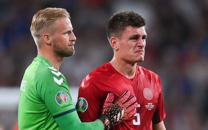 &quot;Những chú lính chì&quot; Đan Mạch rơi lệ sau khi không thể viết tiếp câu chuyện cổ tích tại Euro 2020
