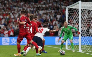 Trọng tài và VAR "tặng" penalty cho ĐT Anh trước Đan Mạch?
