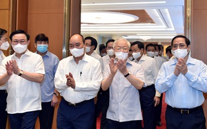 Tổng Bí thư Nguyễn Phú Trọng dự phiên họp toàn thể đầu tiên của Chính phủ nhiệm kỳ mới