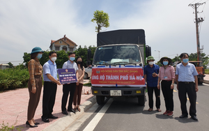 Nông dân Bắc Giang tặng mỳ gạo đặc sản "tiếp sức" nông dân Hà Nội chống dịch Covid-19