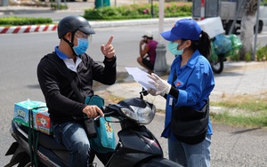 Đà Nẵng: Đội nắng, nhiều giáo viên tham gia hỗ trợ chống dịch Covid-19