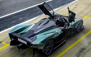 Aston Martin Valkyrie mui trần "trình làng", khung thân bằng vật liệu carbon