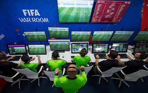 GV Trọng tài FIFA Đoàn Phú Tấn: "V.League chưa đủ điều kiện dùng VAR"