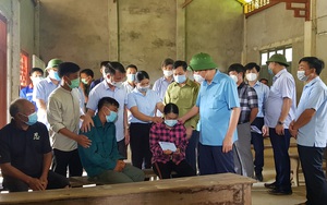 Tuyên Quang: Sạt lở đất khiến 3 người con trong một gia đình thiệt mạng, khẩn cấp cắm biển cảnh báo