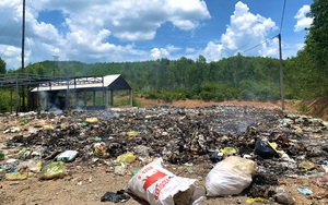 Quảng Bình: Xã về đích nông thôn mới bỏ không lò đốt rác gần 3 tỉ, gom rác đốt thủ công