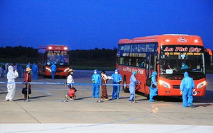 Chuyến bay VN 9262 chở 217 người Nghệ An từ TP.HCM về tới sân bay Vinh an toàn