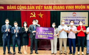 Danko Group trao tặng xe cứu thương và 10.000 bộ kit test nhanh Covid-19 cho tỉnh Thanh Hóa