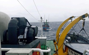 Phú Yên: Khẩn cấp cứu 4 ngư dân gặp nạn trên biển Khánh Hòa