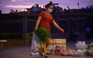 Covid-19: Một chung cư ở Hà Nội "đi chợ hộ" cư dân để đảm bảo an toàn và thực phẩm tươi ngon