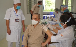 Bắc Ninh: Tiêm vaccine phòng Covid-19 cho 130 chức sắc tôn giáo