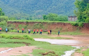 Gia Lai: Mưa lớn, 1 người dân bị nước cuốn trôi thiệt mạng khi vượt suối