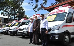 Giáo hội Phật giáo Việt Nam TP.HCM tặng 8 xe cứu thương trị giá gần 10 tỷ đồng để chống dịch