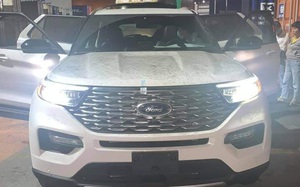 Ảnh thực tế Ford Explorer 2022 cập cảng Việt Nam, nội thất gây tò mò