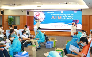 Sacombank đồng hành cùng Hội Doanh nhân trẻ Việt Nam triển khai chương trình &quot;ATM Hiến máu cứu người&quot;