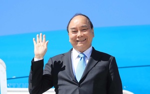 Chuyên cơ chở Chủ tịch nước Nguyễn Xuân Phúc hạ cánh xuống sân bay Nội Bài
