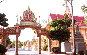 Ngôi chùa Khmer rộng 5ha ven biển tỉnh Bạc Liêu đang cất chứa báu vật vô giá hơn 100 năm tuổi