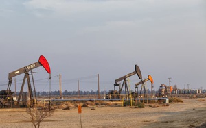 Giá dầu tăng nóng vượt mốc 80 USD: Tiềm ẩn nhiều rủi ro