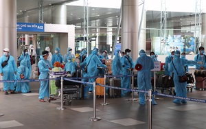 Lâm Đồng: Hai vợ chồng thai phụ được đón về từ vùng dịch dương tính SARS-CoV-2