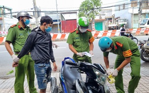 Nam thanh niên tàng trữ ma túy bị lực lượng chốt kiểm dịch truy bắt nóng