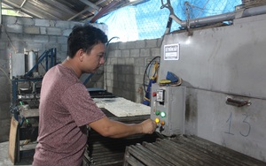 Bình Định: Nông dân sáng chế ra máy sấy bánh tráng, máy trỉa đậu trông cực ngầu và chất