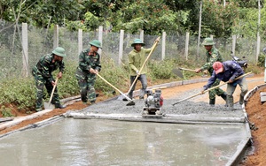 Đắk Nông: Bộ đội giúp nông dân làm những con đường tiền tỷ