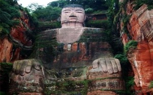 Vì sao tượng Phật khổng lồ tại Trung Quốc thường xuyên “rơi lệ”?