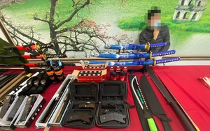Phát hiện cả kho vũ khí thô sơ, công cụ hỗ trợ ở Hà Nội