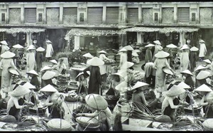 Chợ Việt xưa nay: Ngôi chợ lớn nhất kinh kỳ - Chợ Đông Ba đem ra ngoài giại