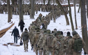 Biden cân nhắc triển khai hàng nghìn lính Mỹ tới Ukraine giữa căng thẳng với Nga
