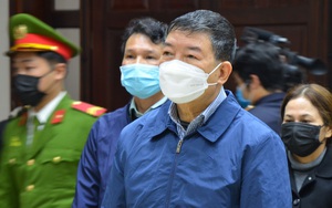 TIN NÓNG 24 GIỜ QUA: Cựu Giám đốc Bệnh viện Bạch Mai lĩnh án; vụ giết người hơn 40 năm mới tìm ra nghi can